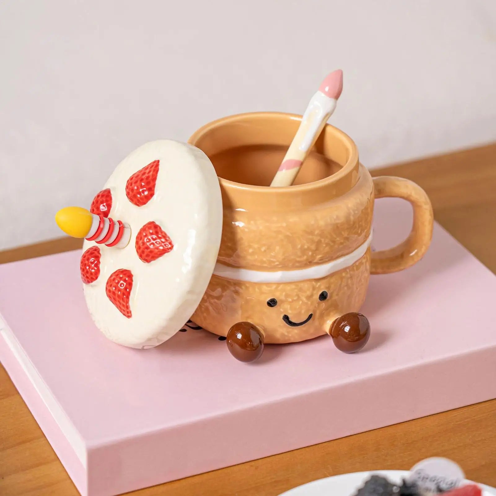 Adorable dessert and cake shaped coffee mug Afternoon Tea Cup Cappuccino Milk Cocoa mug strawberry Coffee Mugs with Lid Spoon